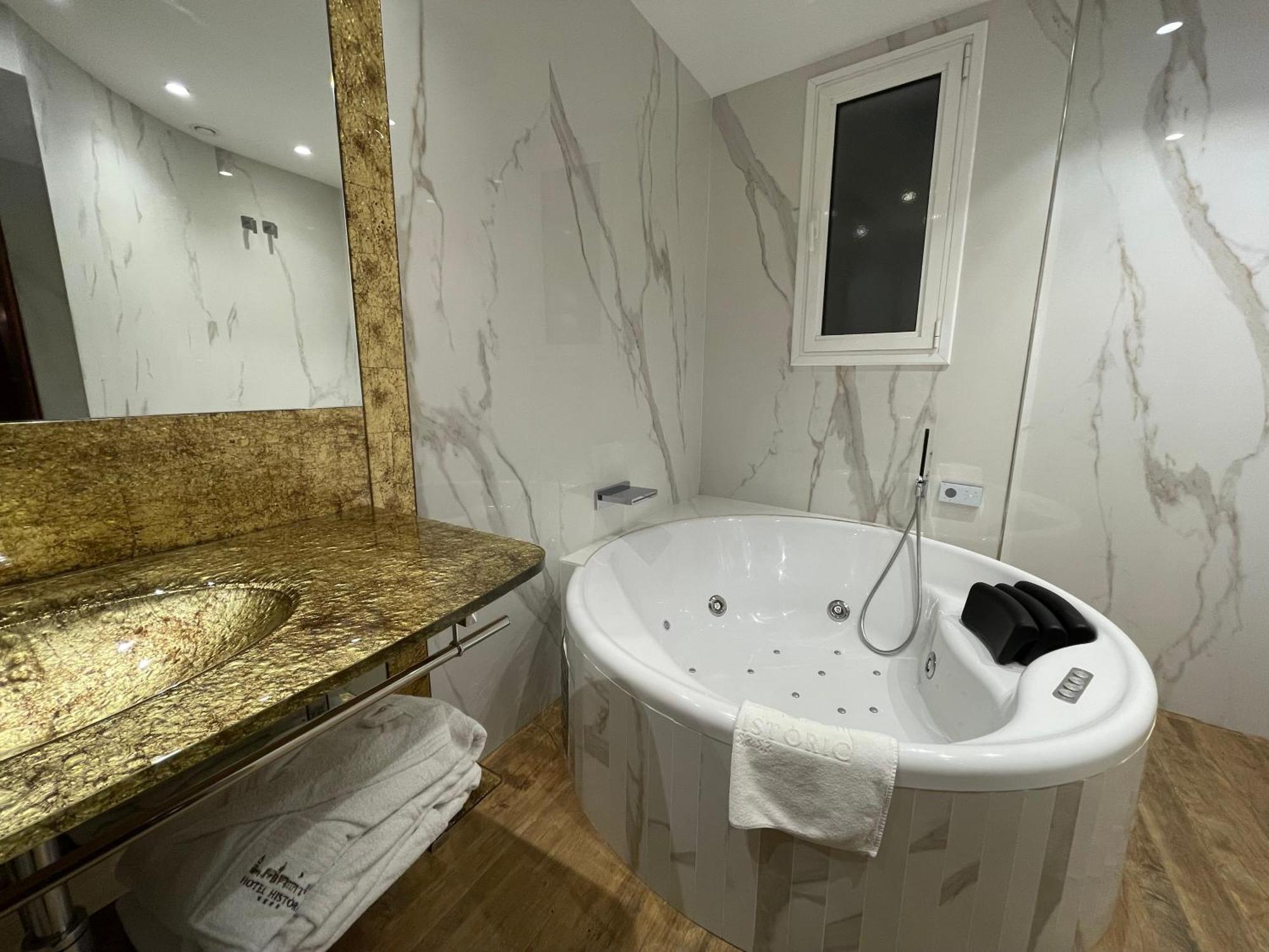 Hotel Historic Girona Bagian luar foto