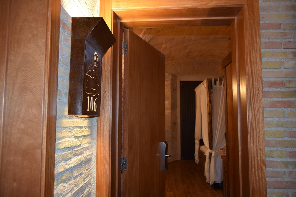 Hotel Historic Girona Bagian luar foto