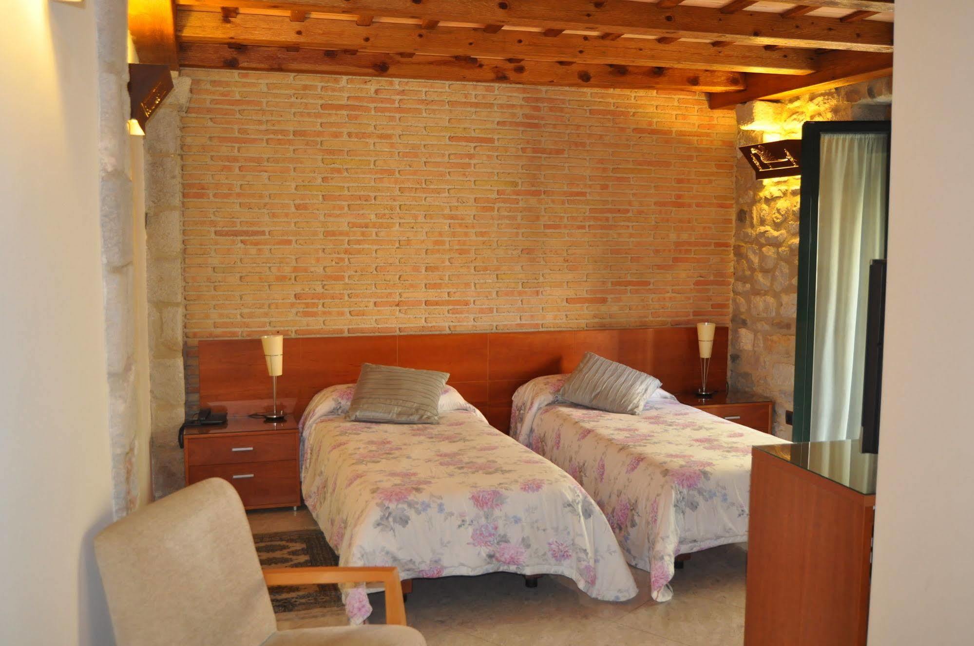 Hotel Historic Girona Bagian luar foto